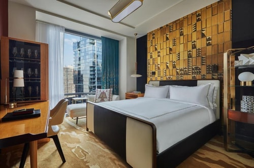 King room Near Somerset CHI Luxury Bookings