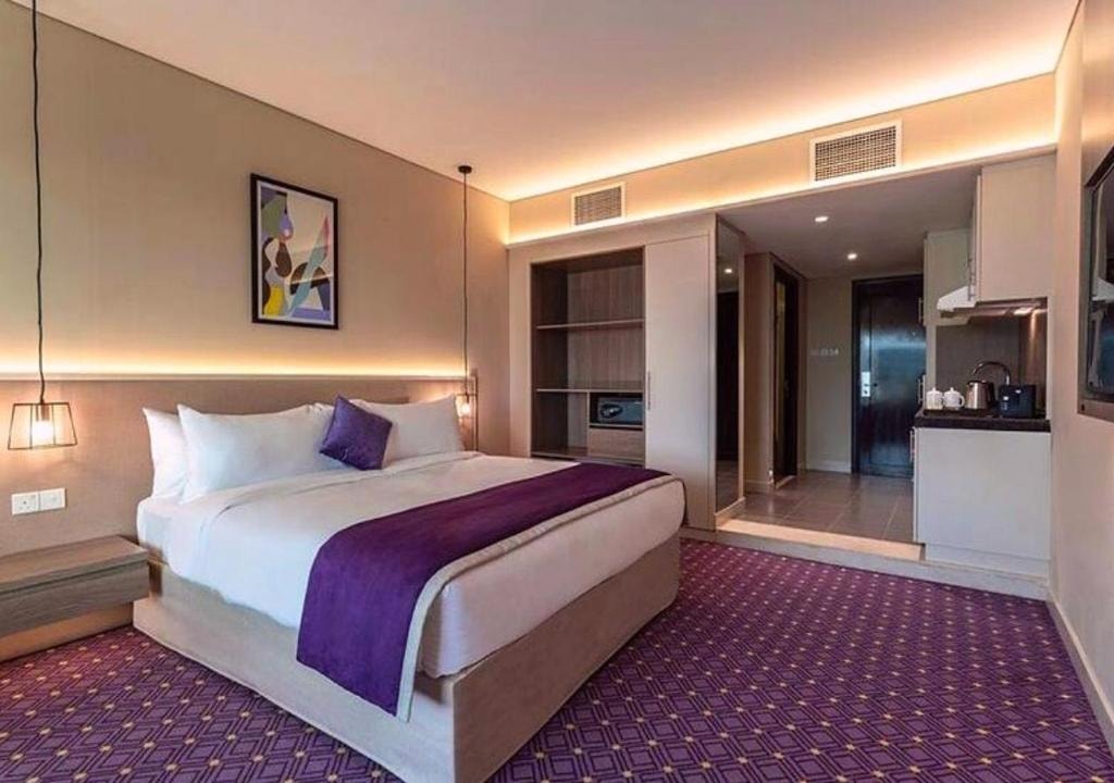 King or Twin Studio Near Mazaya Shopping Centre Luxury Bookings