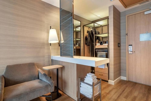 Guest Room Near Council of Teaching Hospitals WDC 4 Luxury Bookings