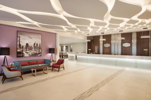 Standard King or Twin Room Near DXB Airport 7 Luxury Bookings