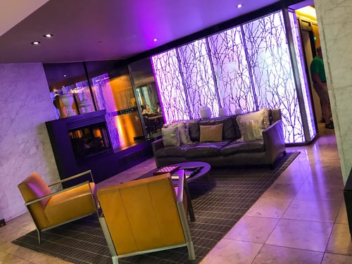 Studio Queen Near Charity Donation Foundation WDC 7 Luxury Bookings