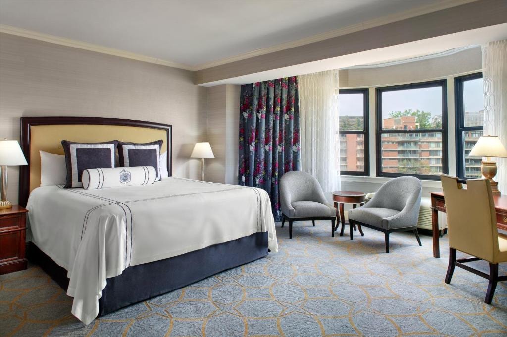 Deluxe Room Near Robert's Restaurant WDC Luxury Bookings