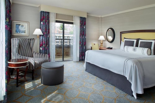 Deluxe Room Near Robert's Restaurant WDC 1 Luxury Bookings