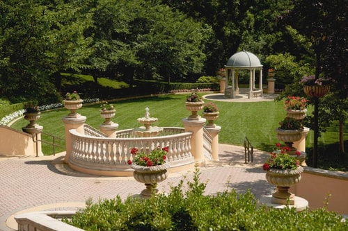 Deluxe Room Near Robert's Restaurant WDC 12 Luxury Bookings