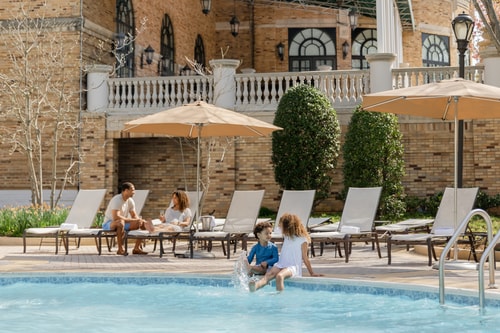 Deluxe Room Near Robert's Restaurant WDC 10 Luxury Bookings