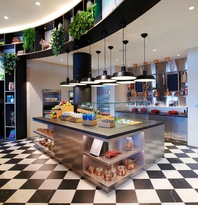 King Room Near Freedom Tower Metromover MIA 8 Luxury Bookings