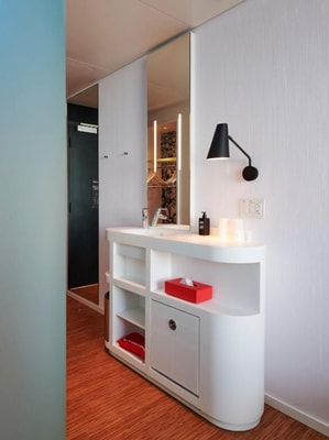 King Room Near Freedom Tower Metromover MIA 1 Luxury Bookings