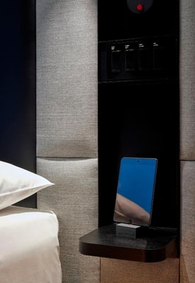 King Room Near Freedom Tower Metromover MIA 4 Luxury Bookings