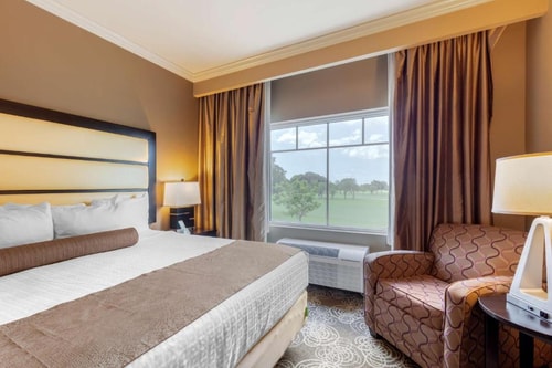 King Room Near Curtiss Mansion MIA Luxury Bookings