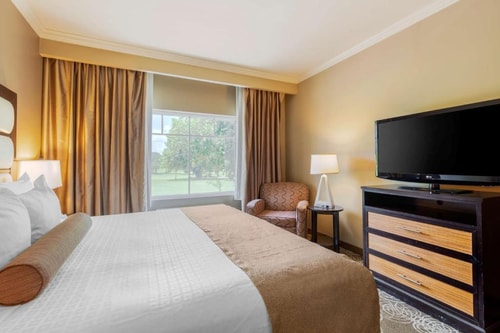 King Room Near Curtiss Mansion MIA 4 Luxury Bookings