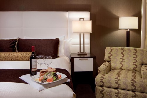 King Suite Room Near Academy Driving School MIA 1 Luxury Bookings