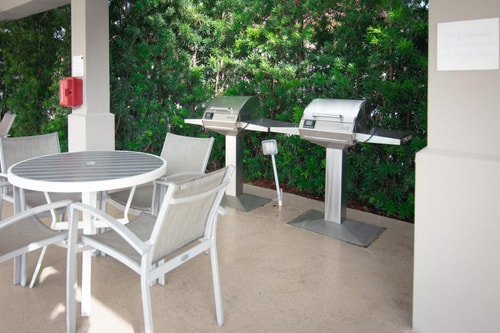 Suite Room with Kitchen Near Ready Windows MIA 10 Luxury Bookings