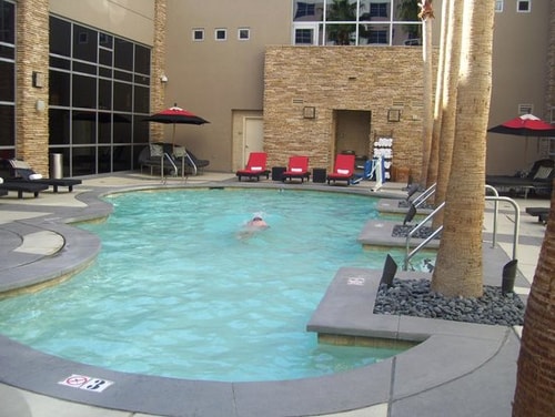 King Room Near The UPS Store LAS 14 Luxury Bookings