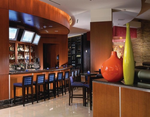 King Room Near The UPS Store LAS 11 Luxury Bookings