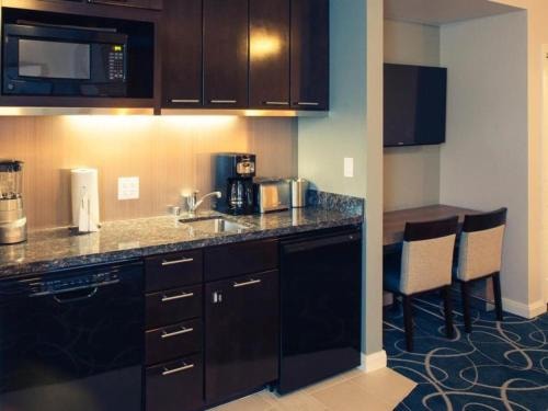 Studio Near Ultimate Auto Sales LAS 6 Luxury Bookings