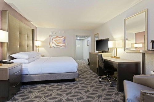 King Room Near Mobile Culture ORL 1 Luxury Bookings