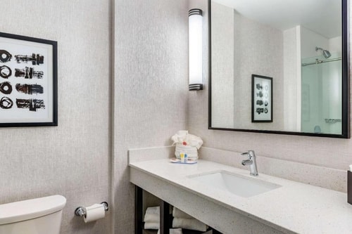 King Room Near Ram Air Sales MIA 6 Luxury Bookings