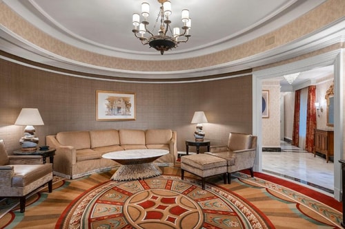 King Room Near The Willard Center WDC 8 Luxury Bookings