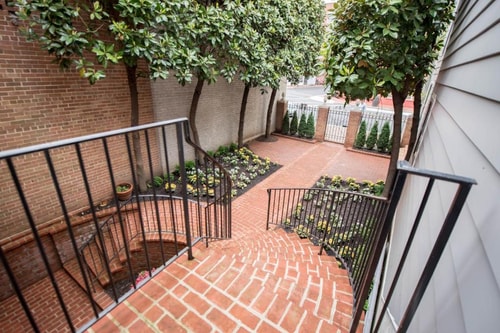 King Room Near Jerusalem Baptist Church WDC 13 Luxury Bookings