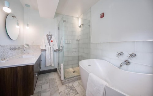 King Room Near Jerusalem Baptist Church WDC 6 Luxury Bookings