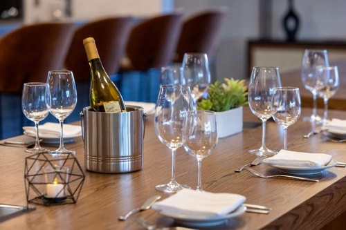 King Room Near The Nail Palace LAS 7 Luxury Bookings