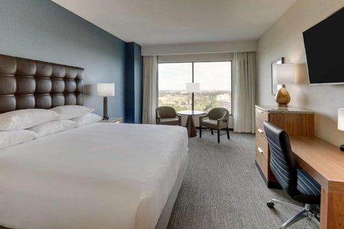 Deluxe King Room Near Waffle House ORL 1 Luxury Bookings