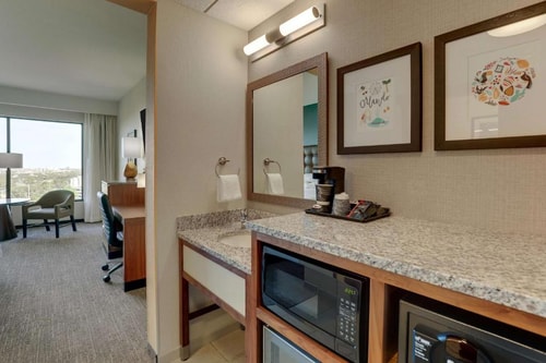Deluxe King Room Near Waffle House ORL 2 Luxury Bookings