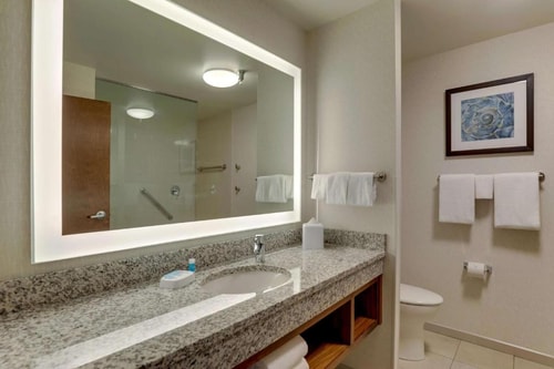 Deluxe King Room Near Waffle House ORL 3 Luxury Bookings