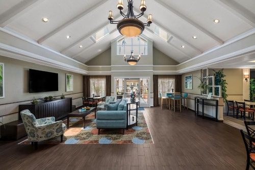 1 Bedroom Queen Suite Near ABC Fine Wine ORL 8 Luxury Bookings