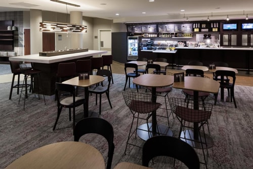 King Room Near Dolphin Mall MIA 7 Luxury Bookings