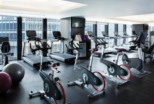 Deluxe King Near  AMA Plaza CHI 9 Luxury Bookings