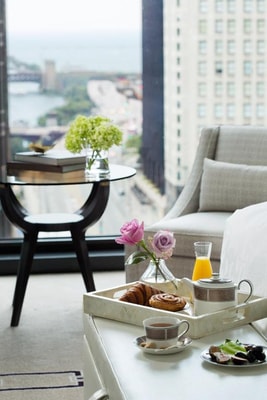 Deluxe King Near  AMA Plaza CHI 5 Luxury Bookings