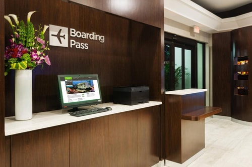 King Room Near Whole Foods Market MIA 5 Luxury Bookings