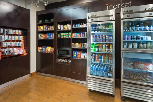 King Room Near Whole Foods Market MIA 11 Luxury Bookings