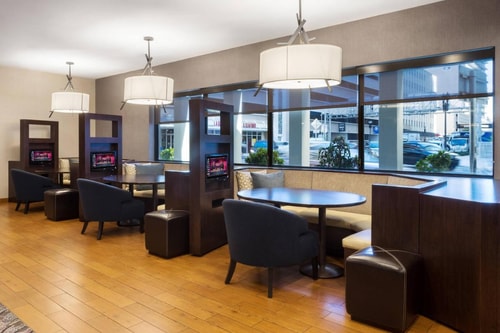 King Room Near Whole Foods Market MIA 7 Luxury Bookings