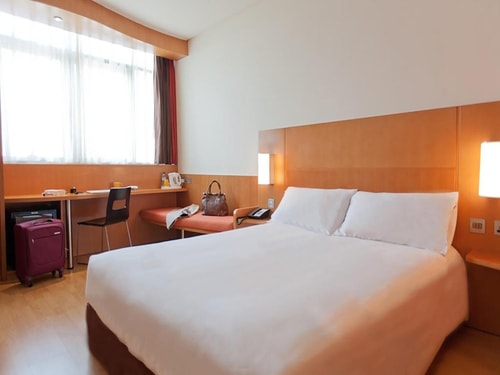 Standard Room Near Rabdan Bawabat Park 1 Luxury Bookings