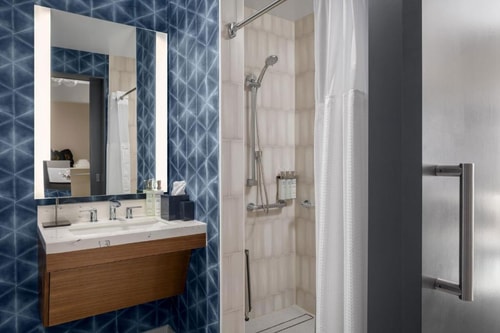 Guest Room Near UCF Teaching Academy ORL 2 Luxury Bookings