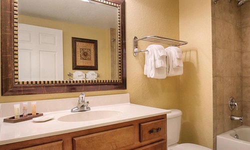 One Bedroom Suite Near Spa By JW ORL 2 Luxury Bookings