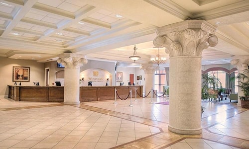 One Bedroom Suite Near Spa By JW ORL 7 Luxury Bookings