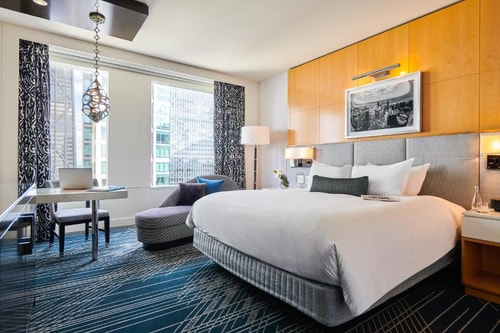 Luxury King Room Near Connors William Park CHI Luxury Bookings