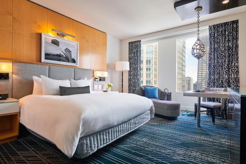 Luxury King Room Near Connors William Park CHI 1 Luxury Bookings