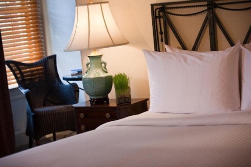 King Room Near Foggy Bottom GWU Metro station WDC 2 Luxury Bookings