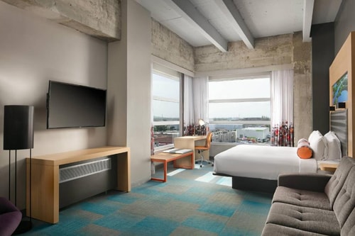 Guest Room Near Pollo Tropical MIA Luxury Bookings