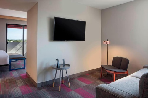 Aloft Guest Suite Near Health Wellness Clinic MIA 4 Luxury Bookings