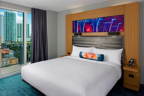 Guest Room Near Brickell Ten Condominium MIA Luxury Bookings