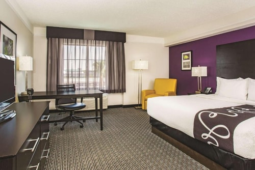 Deluxe King Room Near UnitedHealthcare Nevada LAS 1 Luxury Bookings