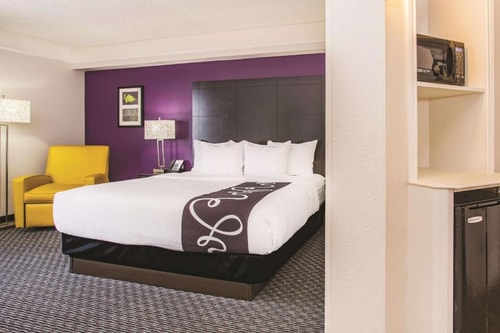 Deluxe King Room Near UnitedHealthcare Nevada LAS 2 Luxury Bookings