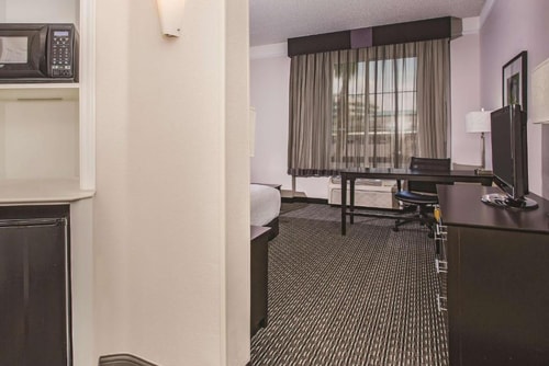Deluxe King Room Near UnitedHealthcare Nevada LAS 10 Luxury Bookings