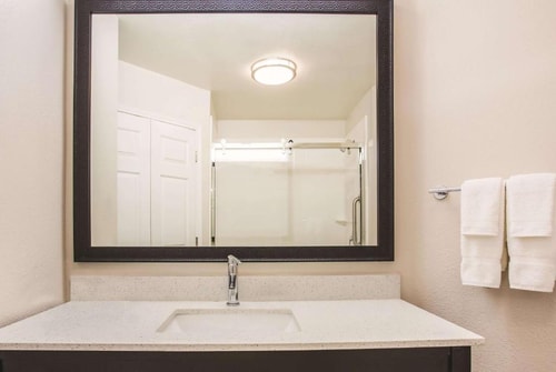 Deluxe King Room Near UnitedHealthcare Nevada LAS 7 Luxury Bookings