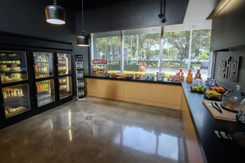 King Guest Room Near Menta y Canela Nail Salon MIA 11 Luxury Bookings